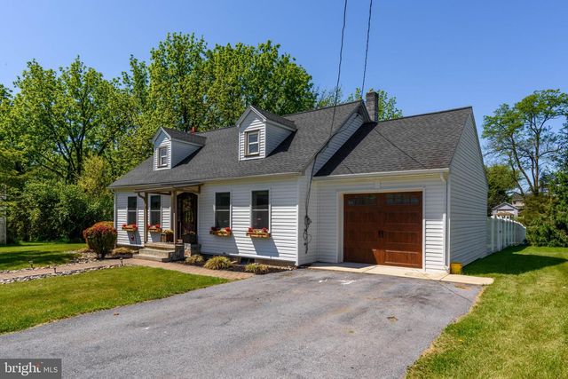 122 N 3RD ST, Bainbridge, PA 17502
