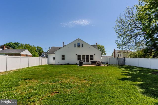 122 N 3RD ST, Bainbridge, PA 17502