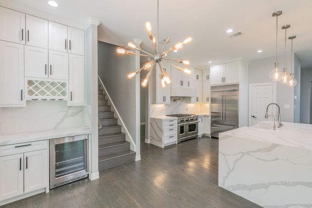 2305 Beacon Hill Drive, Keller, TX 76248