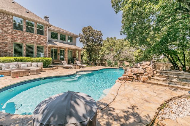 2305 Beacon Hill Drive, Keller, TX 76248