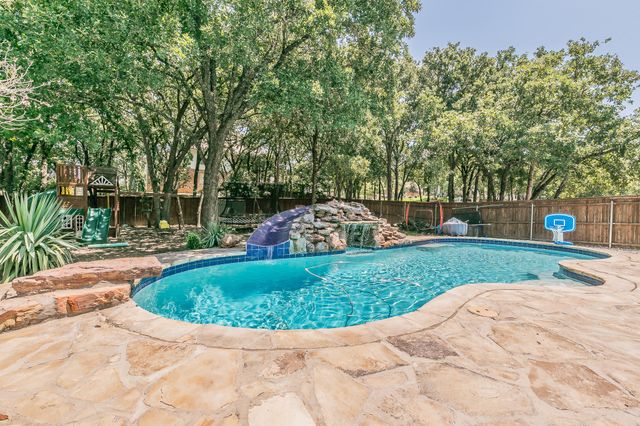 2305 Beacon Hill Drive, Keller, TX 76248