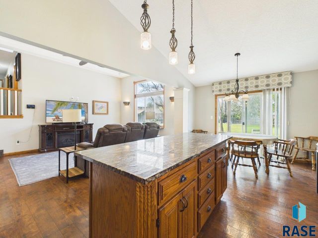 4040 S Brady Ct Court, Sioux Falls, SD 57103
