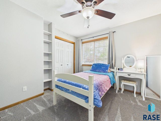4040 S Brady Ct Court, Sioux Falls, SD 57103
