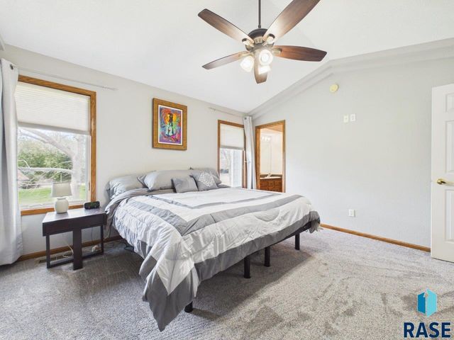 4040 S Brady Ct Court, Sioux Falls, SD 57103