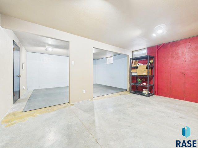 4040 S Brady Ct Court, Sioux Falls, SD 57103