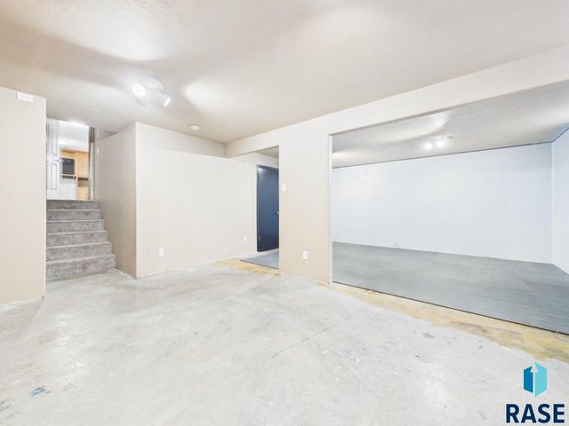 4040 S Brady Ct Court, Sioux Falls, SD 57103