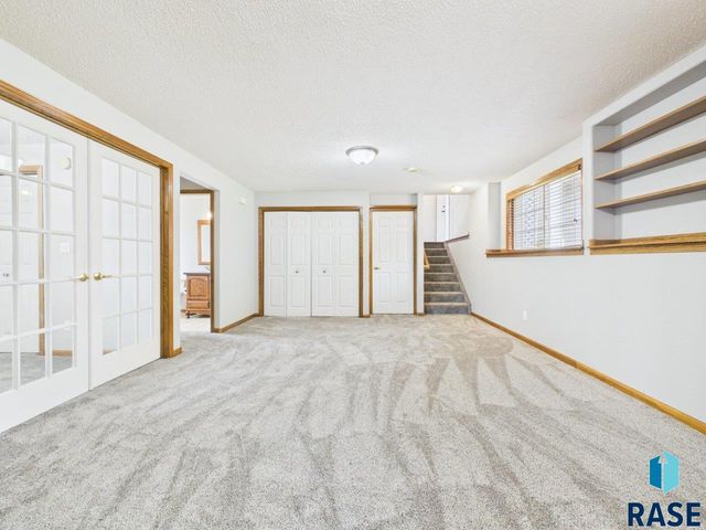 4040 S Brady Ct Court, Sioux Falls, SD 57103