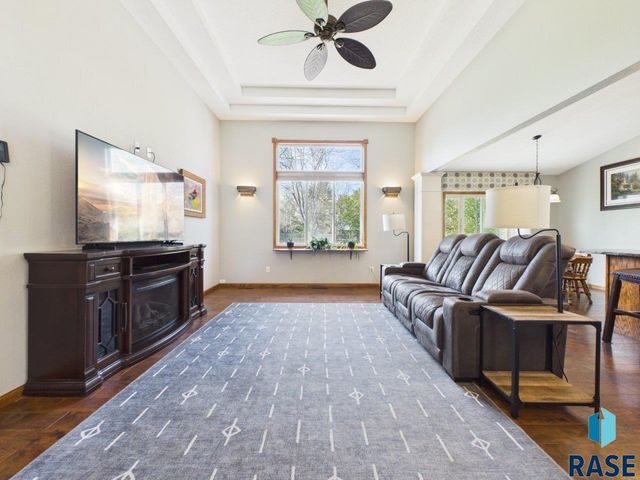 4040 S Brady Ct Court, Sioux Falls, SD 57103
