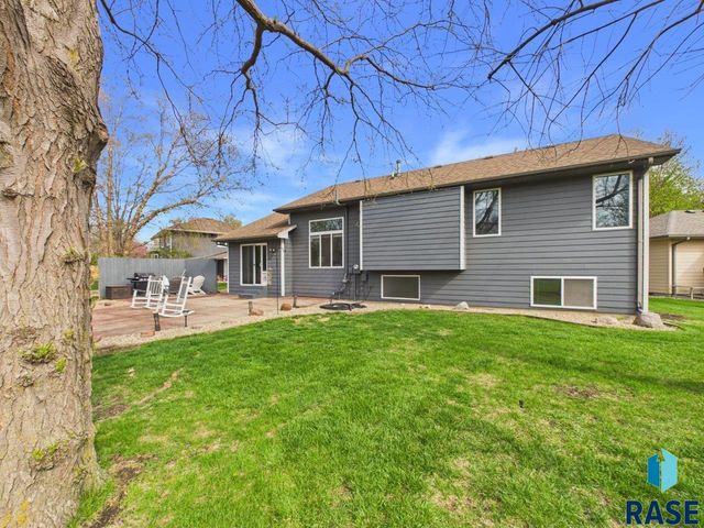 4040 S Brady Ct Court, Sioux Falls, SD 57103