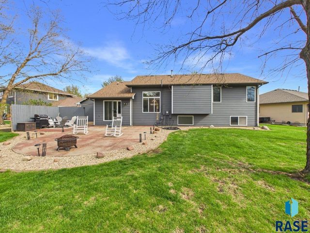 4040 S Brady Ct Court, Sioux Falls, SD 57103