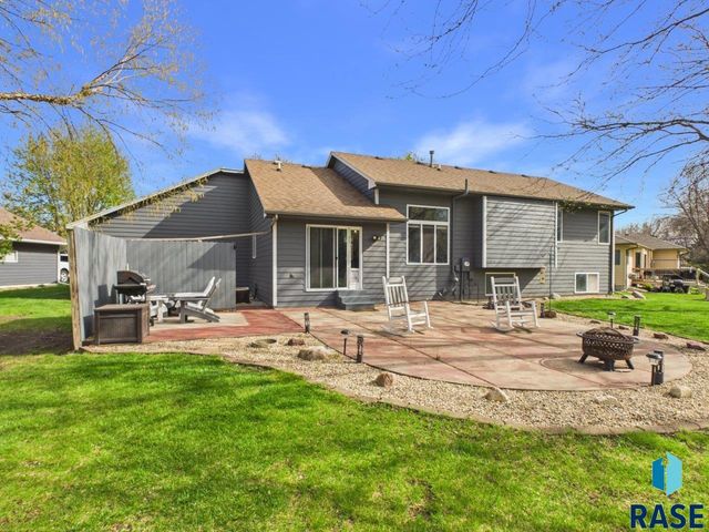 4040 S Brady Ct Court, Sioux Falls, SD 57103