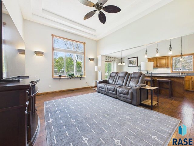 4040 S Brady Ct Court, Sioux Falls, SD 57103