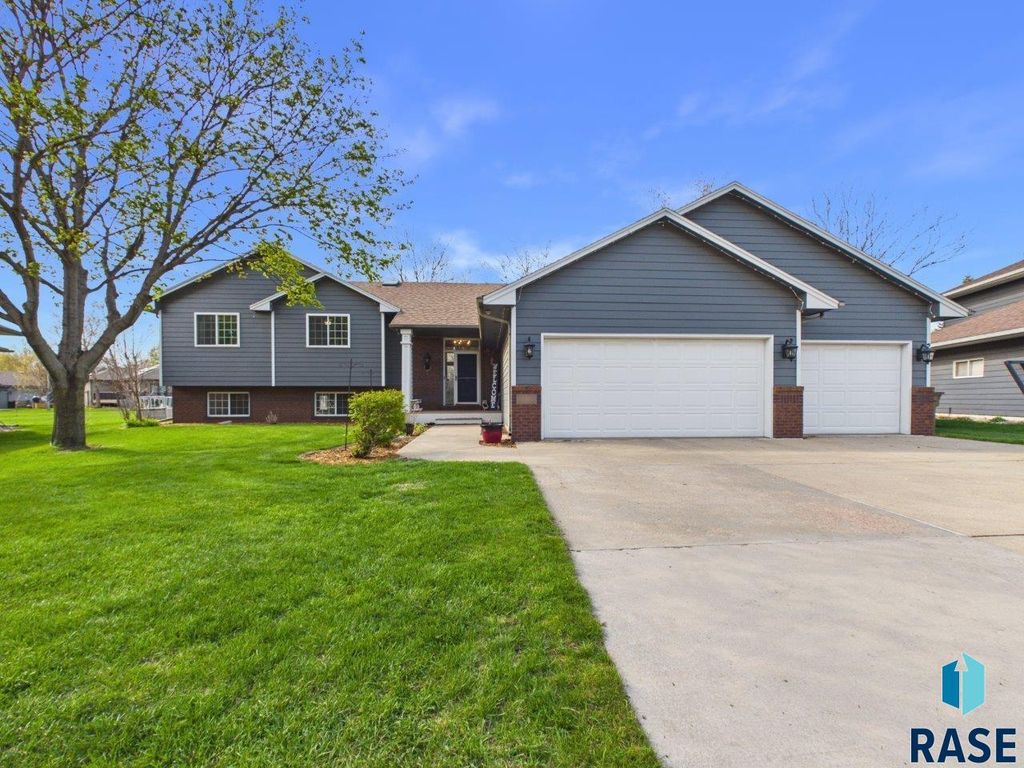 4040 S Brady Ct Court, Sioux Falls, SD 57103