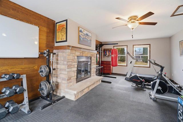 325 QUINCY AVENUE, Omro, WI 54963