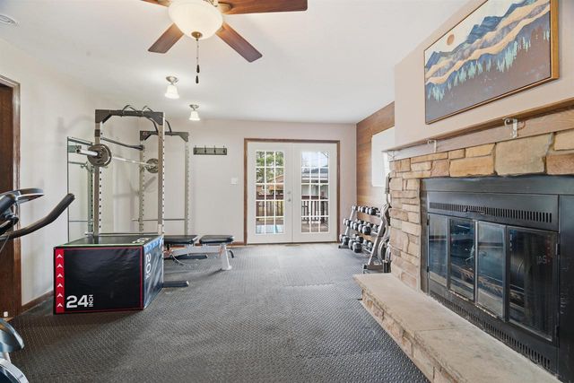 325 QUINCY AVENUE, Omro, WI 54963