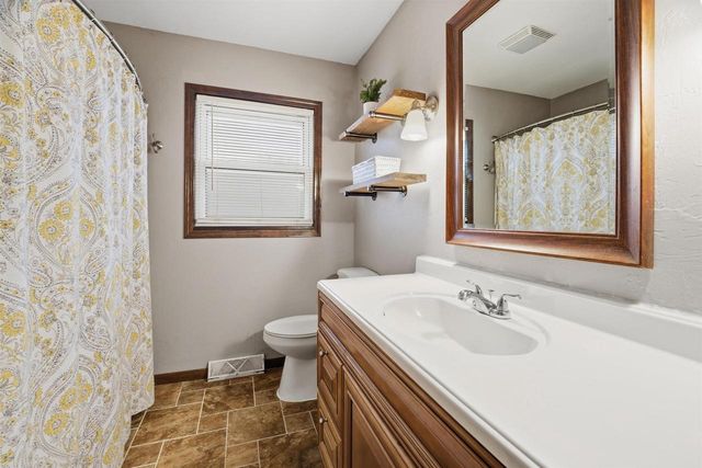 325 QUINCY AVENUE, Omro, WI 54963