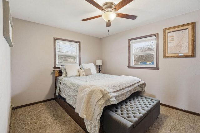 325 QUINCY AVENUE, Omro, WI 54963