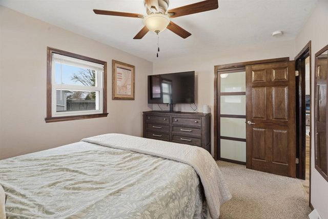 325 QUINCY AVENUE, Omro, WI 54963