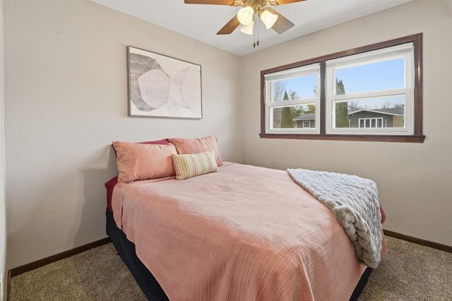 325 QUINCY AVENUE, Omro, WI 54963