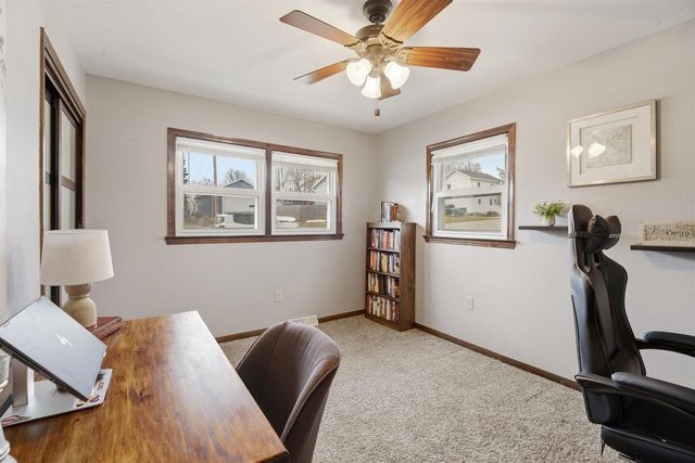 325 QUINCY AVENUE, Omro, WI 54963