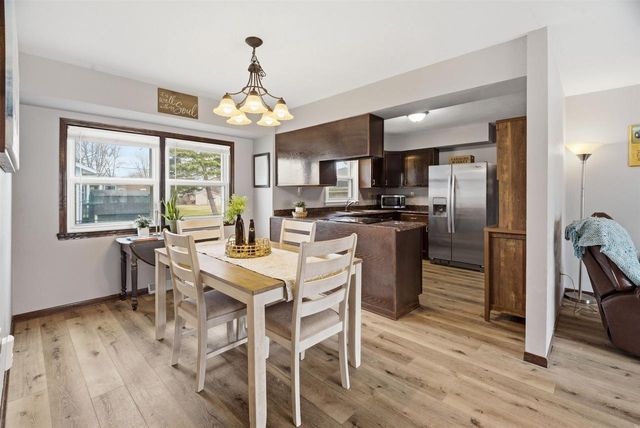 325 QUINCY AVENUE, Omro, WI 54963