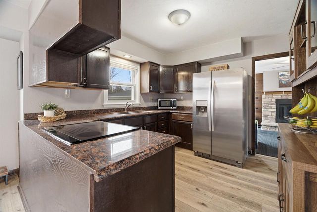 325 QUINCY AVENUE, Omro, WI 54963