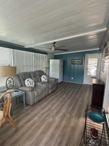 1001 STARKEY RD. 434, Largo, FL 33771