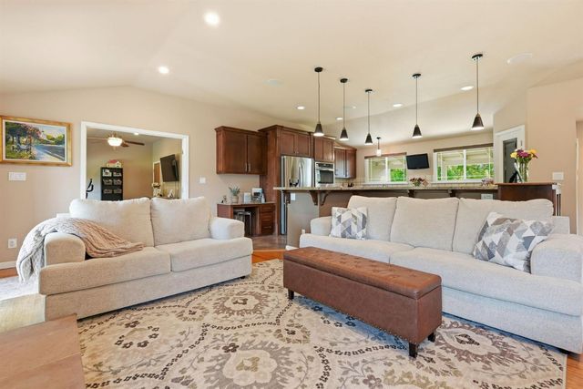 4524 Argonaut Way, Sacramento, CA 95864