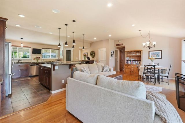 4524 Argonaut Way, Sacramento, CA 95864