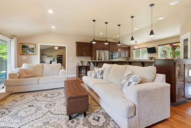 4524 Argonaut Way, Sacramento, CA 95864