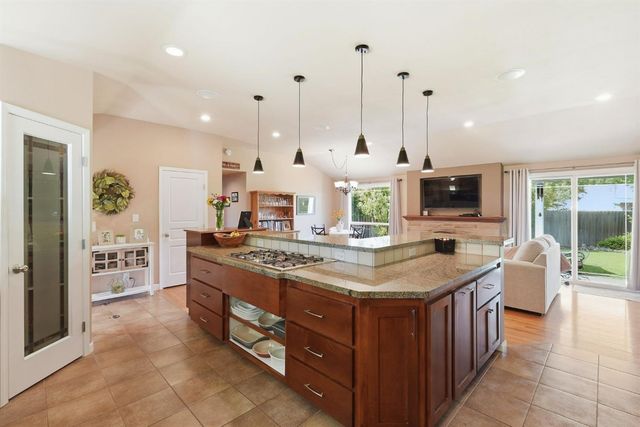 4524 Argonaut Way, Sacramento, CA 95864