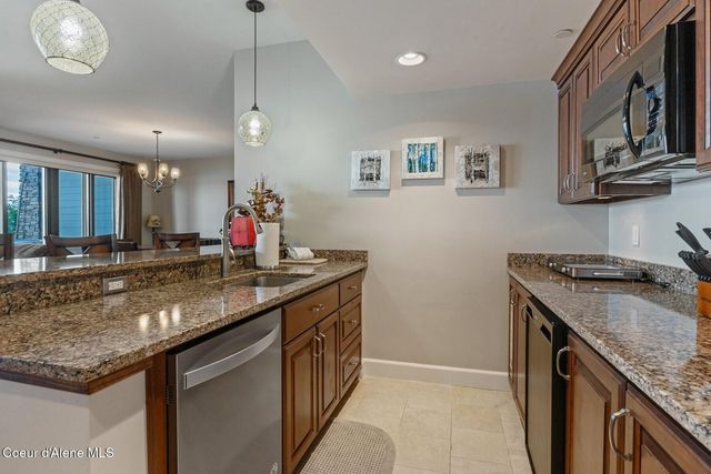 606 Sandpoint Ave, Sandpoint, ID 83864
