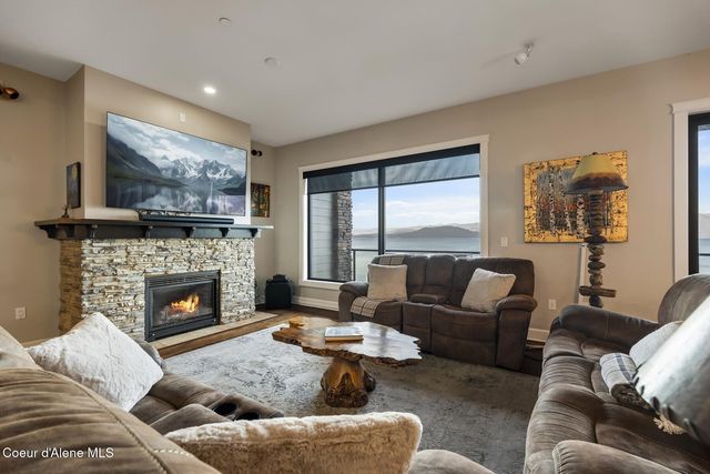 606 Sandpoint Ave, Sandpoint, ID 83864