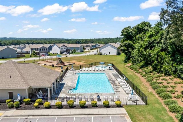 178 Starbuck Parkway, Pendergrass, GA 30567