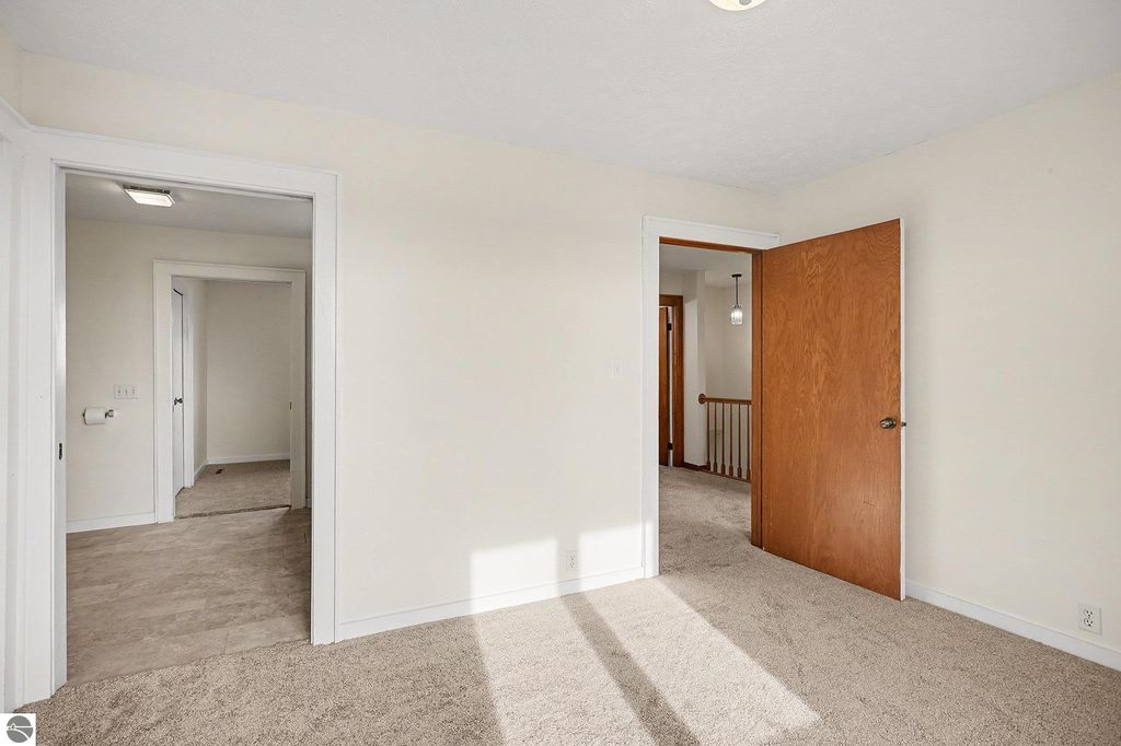 Image 24 of property listing at 6386 E Washington, Ithaca, MI 48847