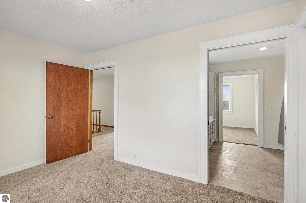 Image 26 of property listing at 6386 E Washington, Ithaca, MI 48847