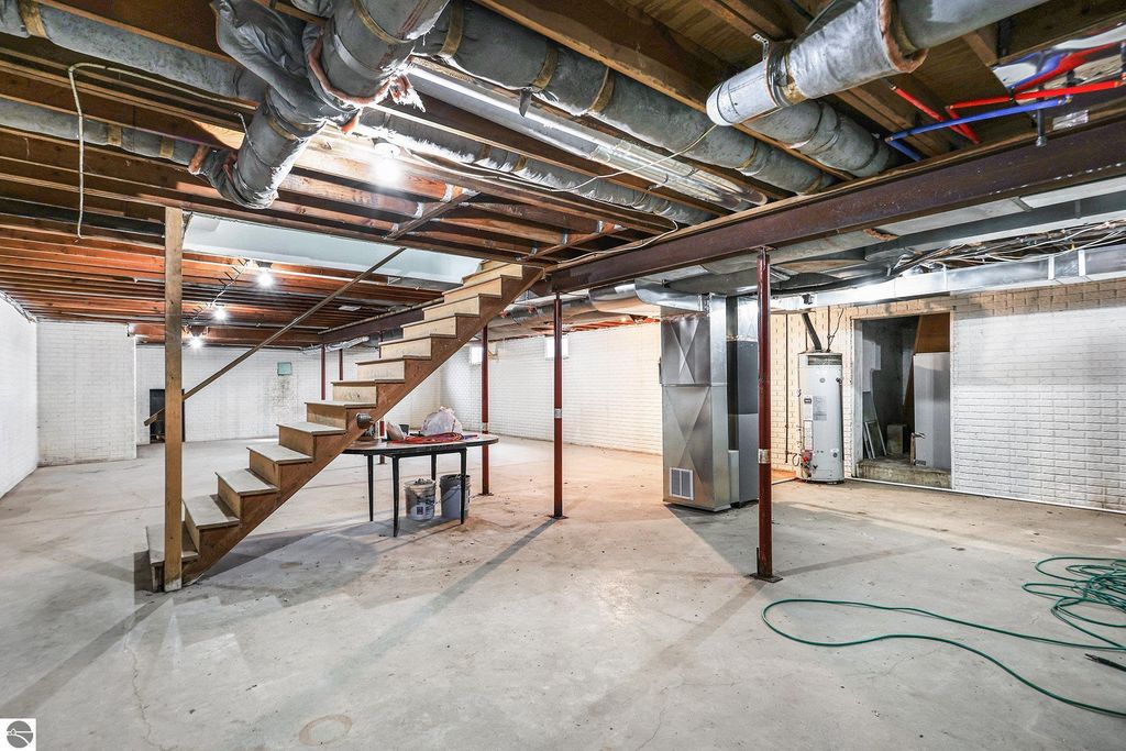 Image 33 of property listing at 6386 E Washington, Ithaca, MI 48847