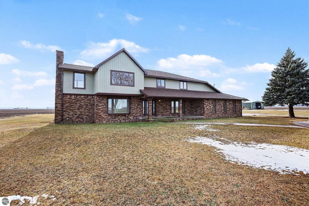 Image 37 of property listing at 6386 E Washington, Ithaca, MI 48847