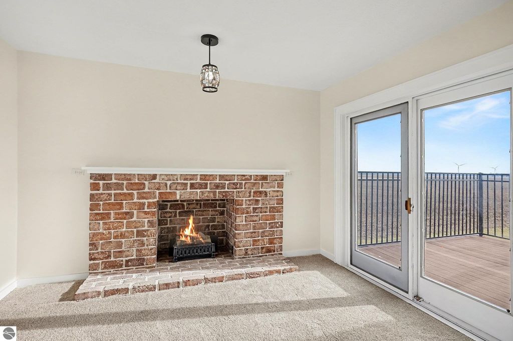 Image 4 of property listing at 6386 E Washington, Ithaca, MI 48847