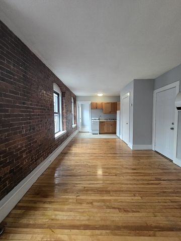 604 Essex St. 205, Lynn, MA 01901