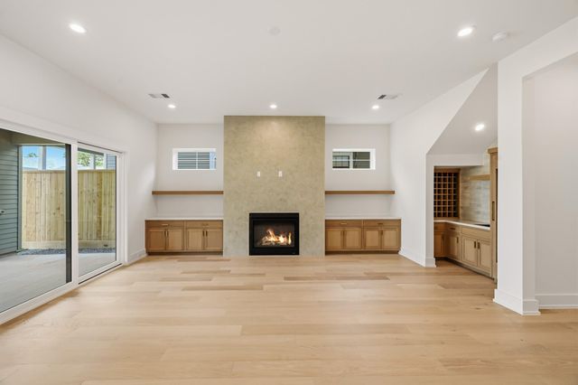 715 Merrill Street, Houston, TX 77009