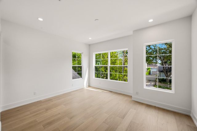 715 Merrill Street, Houston, TX 77009