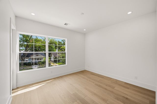 715 Merrill Street, Houston, TX 77009