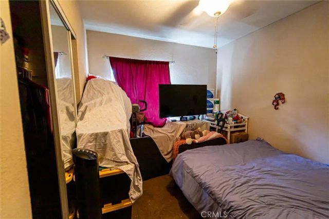 233 W 42nd, Los Angeles, CA 90037