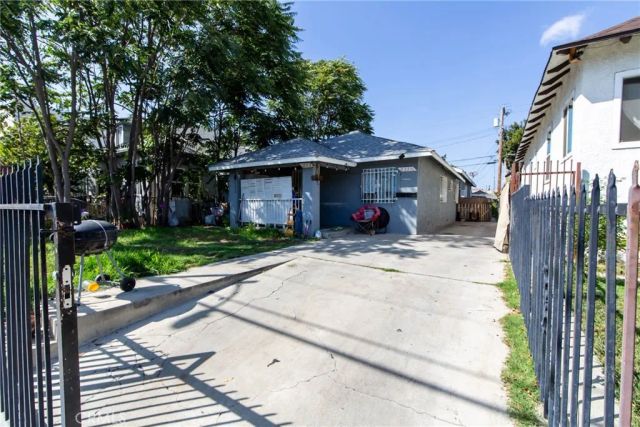 233 W 42nd, Los Angeles, CA 90037