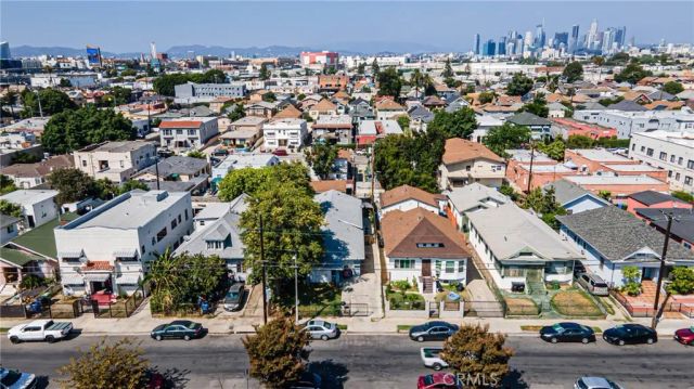 233 W 42nd, Los Angeles, CA 90037
