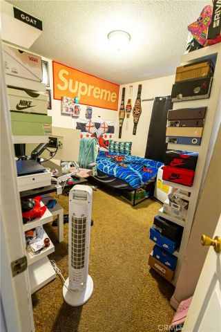 233 W 42nd, Los Angeles, CA 90037