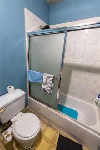 233 W 42nd, Los Angeles, CA 90037