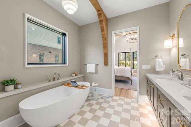 1020 Jefferson Drive, Charlotte, NC 28270