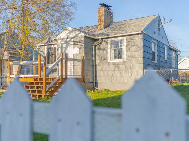 3614 N Madison St, Spokane, WA 99205